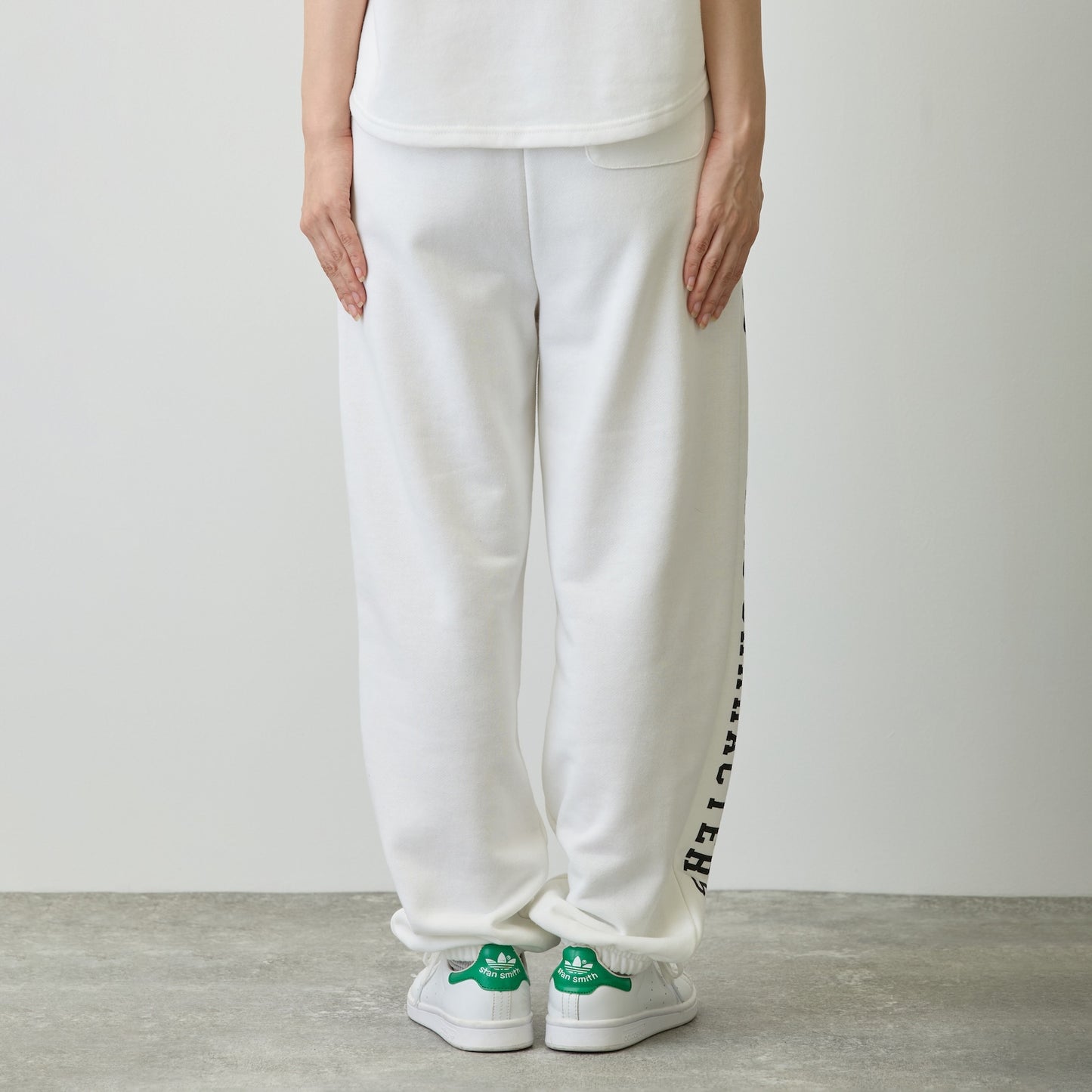 Nagano Characters 學院風束口運動褲 (自嘲熊) 白色