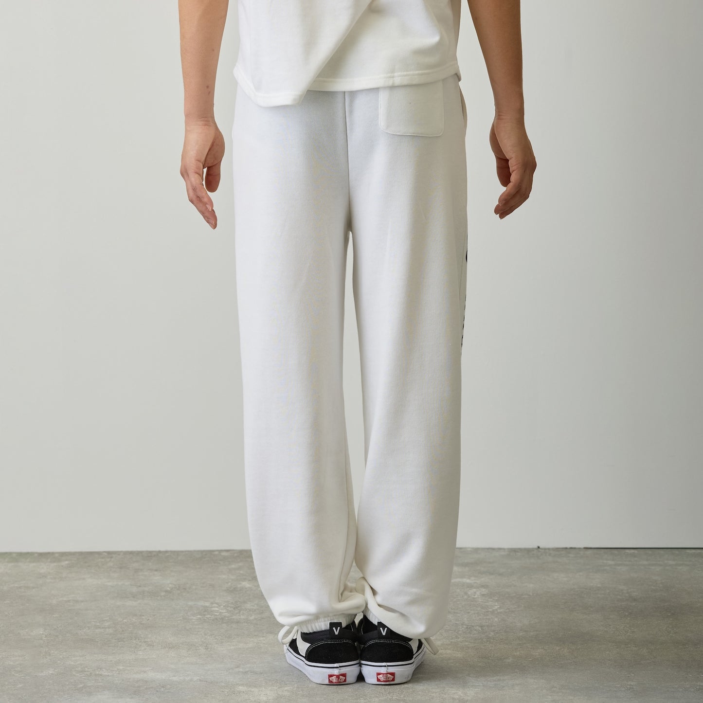 Nagano Characters 學院風束口運動褲 (自嘲熊) 白色